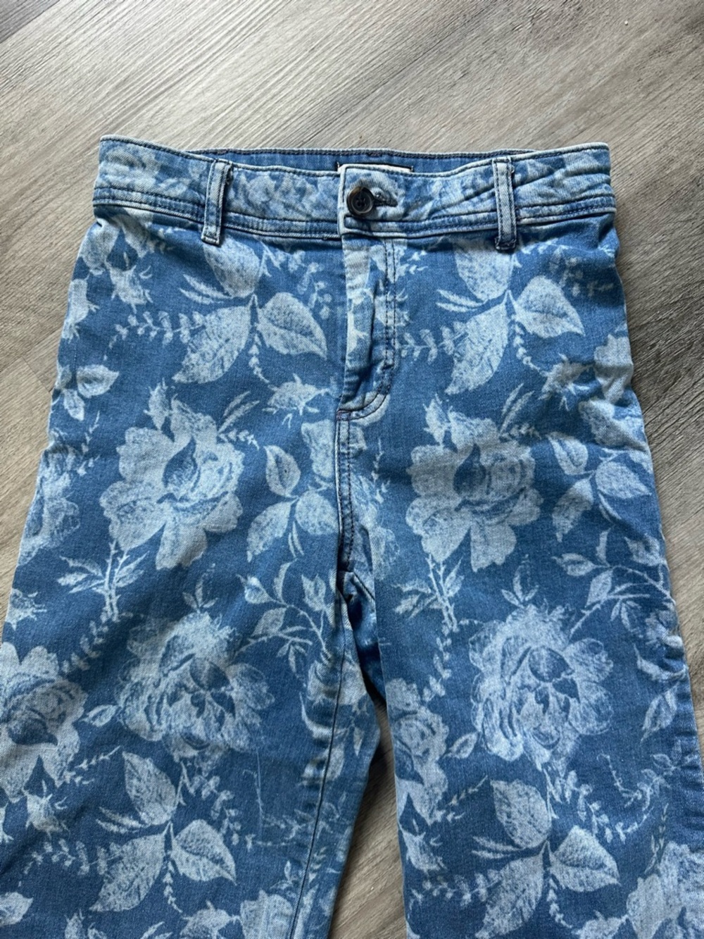 Bagatelle Floral Print High Waist Cropped Jeans - Picture 2 of 8